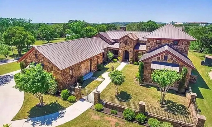 Sunset Valley Villa | Texas Tuscan Villa