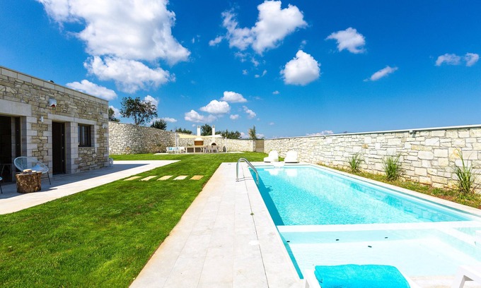 Mylopotamos Villa | Thalmargia Villa III, Ground floor Villa, Ideal for Children, BBQ facilities