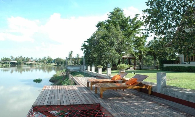 Doem Bang Nang Buat House | Tharnrarin Villa Suphan Buri