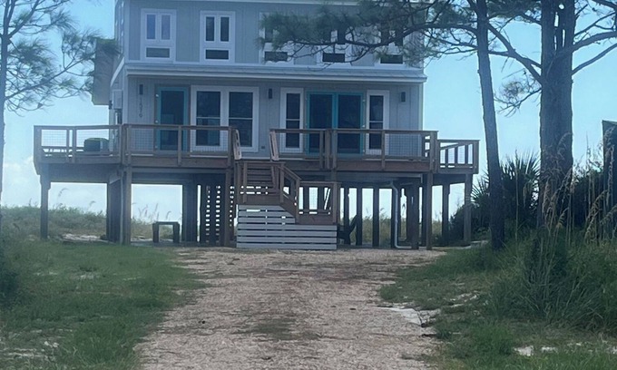 Alligator Point House | The Anchor.Newly remodeled Gulf to Bay 3bed/3.5bath Sleeps 6-8 NEW FALL 2025