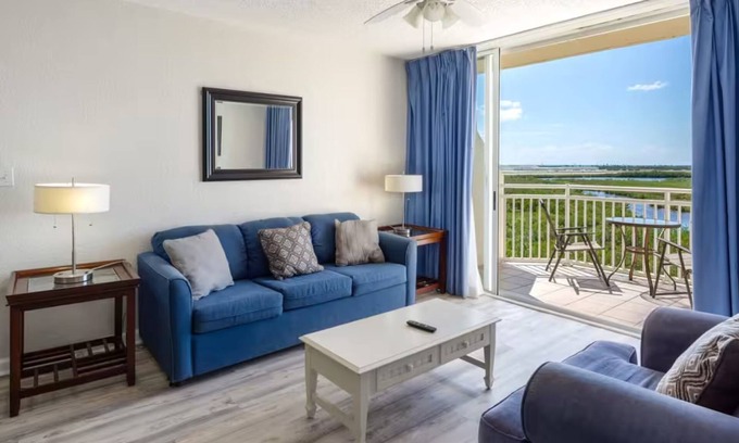 New Town Apartment | The Andros | Incredible Views w/Shared Pool