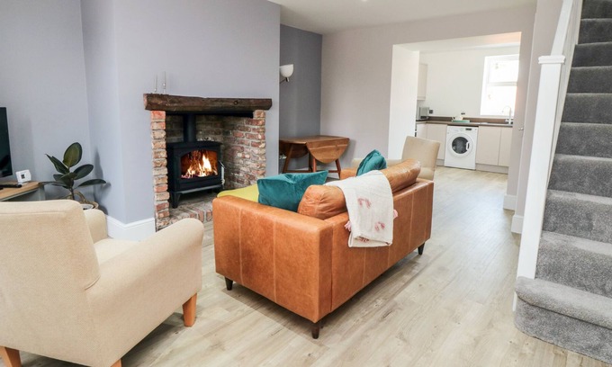 Cranswick Cottage | THE ANNEX AT THE PACK HORSE, pet friendly in Hutton Cranswick