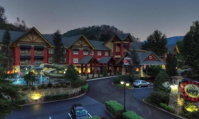 Gatlinburg Hotel | The Appy Lodge