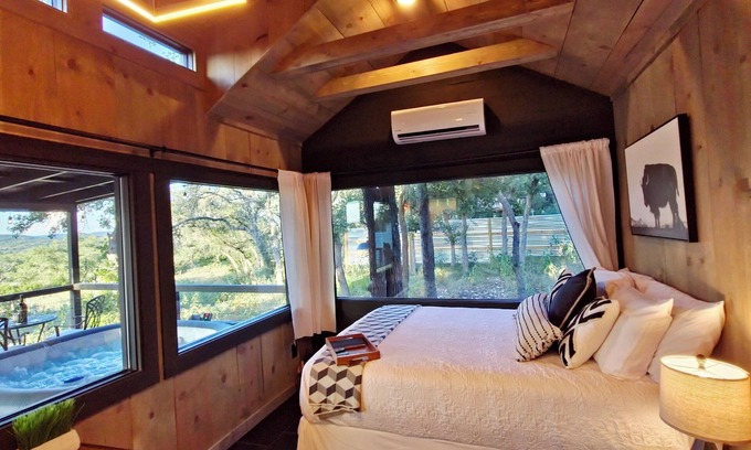 Hondo Cabin | The Arrowhead Cabin