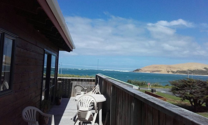 Omapere House | The Bar Hokianga Accommodation