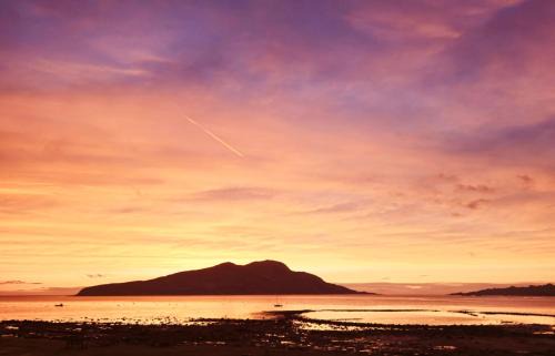 Lamlash Bed & Breakfast | The Bay Rooms at Glenisle Hotel