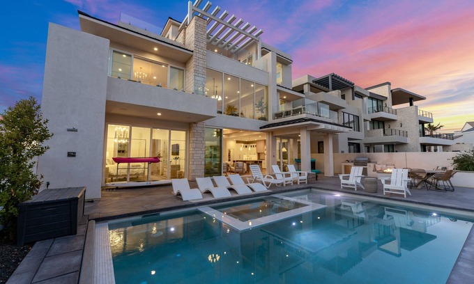 St. George House | The Beach Front: Private Pool, Lagoon + Beaches