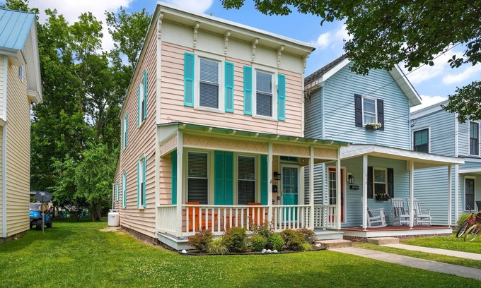 Cape Charles House | The Beach Peach - Downtown location with new charm!