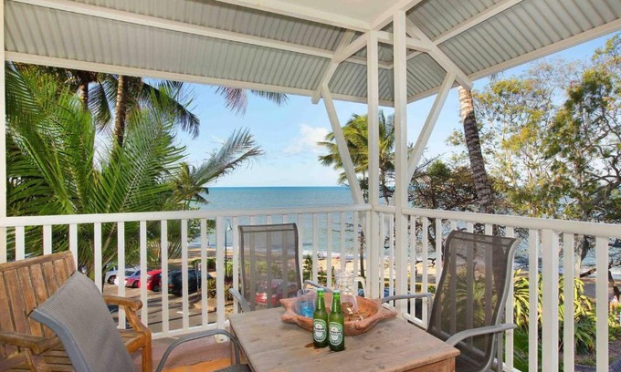 Trinity Beach Apartment | The Beach Shack 3BR Waterfront Resort, Own WIFI