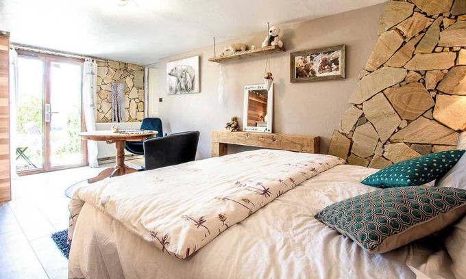 Monthion House | THE BEAR LOFT - MONTHION