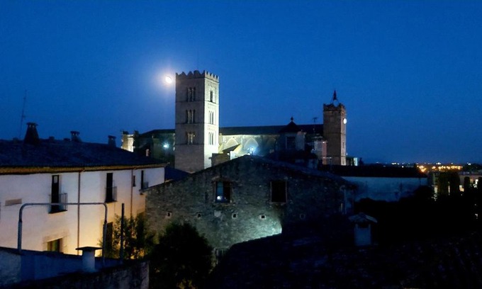 Castello d'Empuries Apartment | THE BLUE HOUSE OF COSTA BRAVA Leni's attic