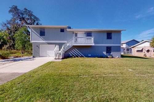 Memphis House | The Blue Seashell