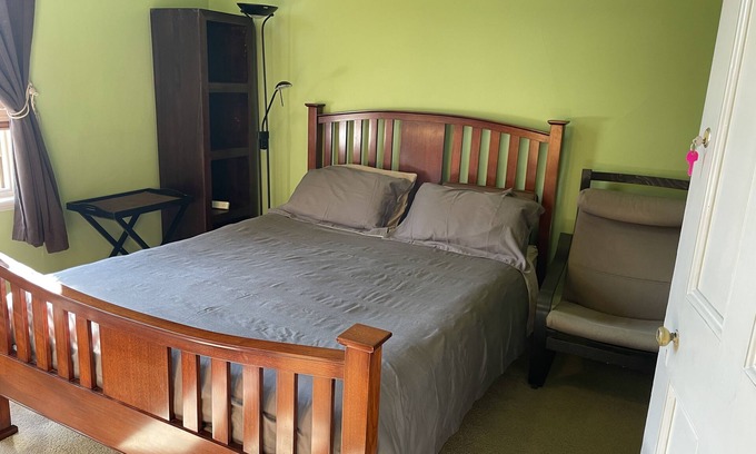 Williamstown Apartment | The Bridge Seaside Retreat Long term stay welcome