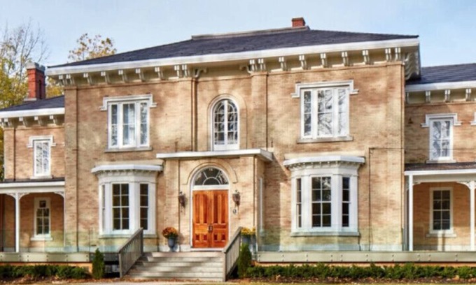 Prince Edward Villa | The CAPE Historic Mansion STA Licence # ST-2019-98 MAT ID= MT2021460