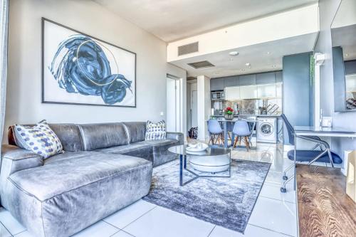Sandown Apartment | The Capital on the Park-Luxurious 8th Floor Sandton Apartment