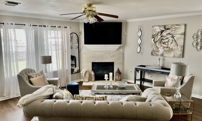 Humble House | The Catbird Hideaway - Your peaceful and serene home in the Houston, Tx area.