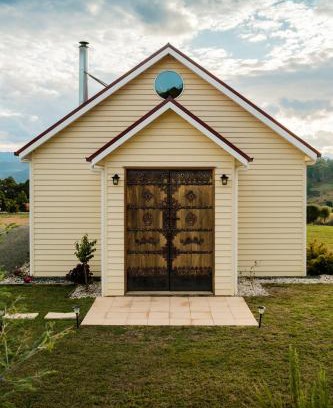 Wattle Grove House | The Chapel