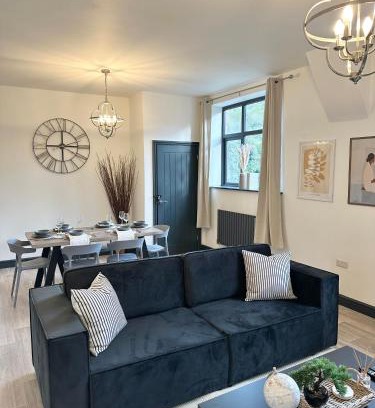 Matlock Bath Apartment | The Chatsworth Sleeps 6 King Size Beds