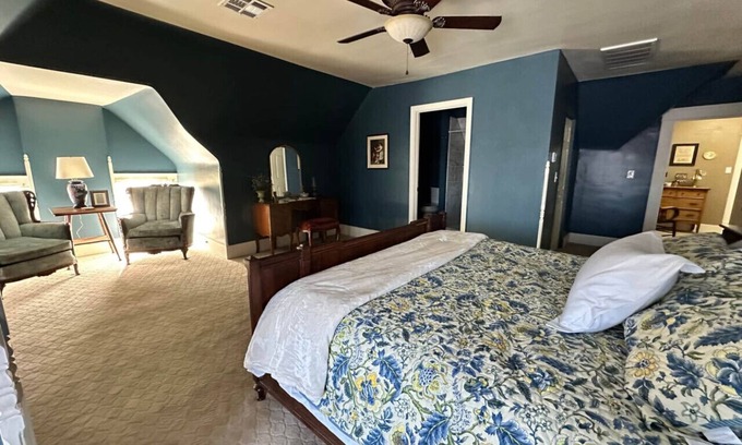 Guthrie Apartment | The Cleveland Room at The Judges Chamber