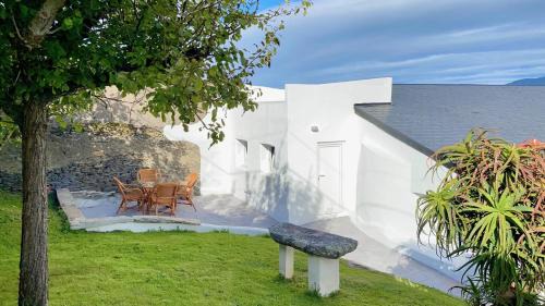 Porto do Barqueiro House | The Cliffs - La Maison du Puits