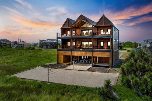 Crystal Beach House | The Coppertone House home
