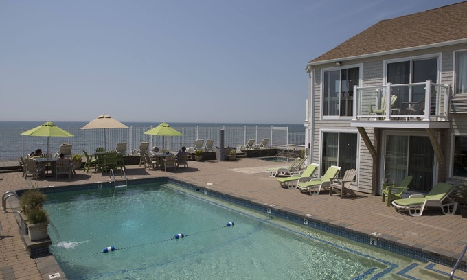 Dennis Port Hotel | The Corsair & Cross Rip Oceanfront Resort