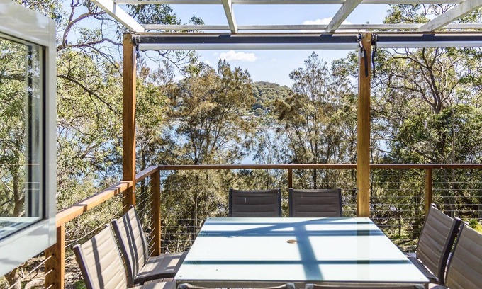 Pretty Beach House | 'The Cottage at Pretty Beach' by Accom Holidays