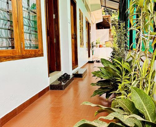 Vellamunda Hotel | The Cottage - Rooms and Dormitory
