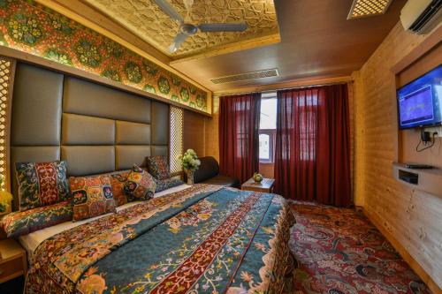 Rajbagh Hotel | The Countryside Stays