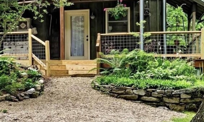 Highlands Apartment | The Cozy Cub On Laughing Bear, Fiber Optic WI-FI