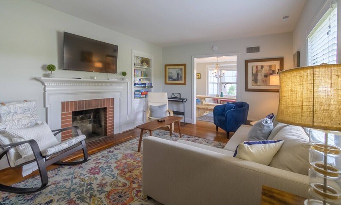 Surry House | The Cracker Jack House: A Military Salute & Arcade!