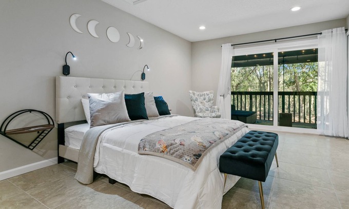 Middleburg Apartment | The Den at the Ravines |Queen Studio |Full Kitchen |Screened Balcony |Dogs Ok |Wooded Scenery |Quiet