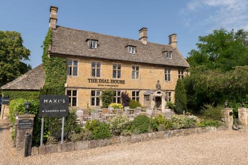 Bourton Hotel | The Dial House