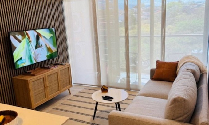 San Jose Apartment | The Dorian-Luxurious Chic 1-Bdr Apt- AC,Gym,Pool,WiFi, Minutes from SJO Airport