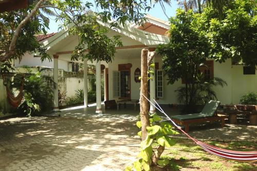 Matara House | The Drop In Madiha I Double Bedroom with private Bathroom