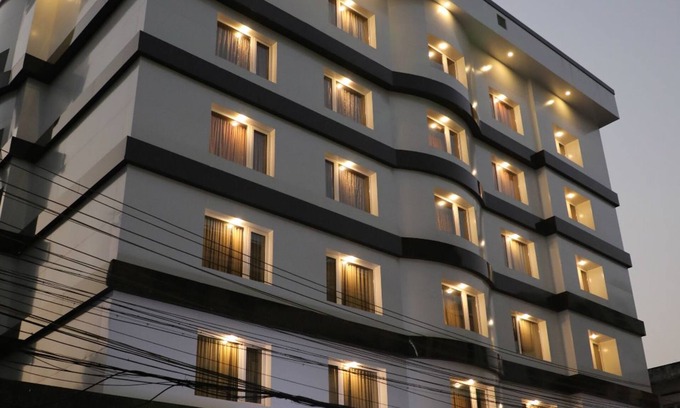 Kaloor Hotel | The Dunes Continental