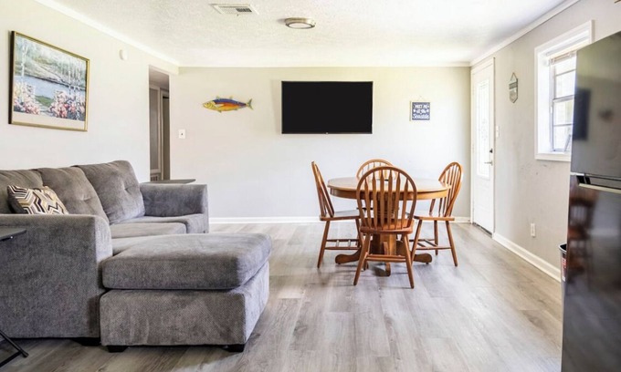 Bacliff House | The Escape near Kemah