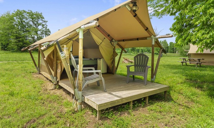 Peace Valley RV Rental | The Esme- our smallest accommodation