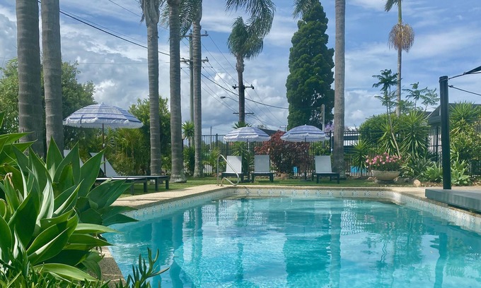 Warners Bay Hotel | The Esplanade Motel