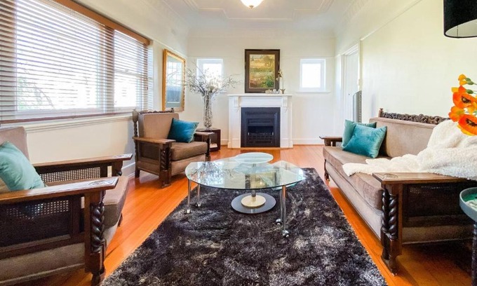 Albert Park Apartment | 'The Gables' Stylish Victorian Beachfront Abode