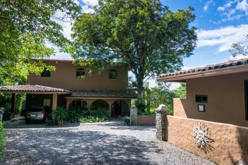 Jaramillo Apartment | The Garden Apartment at The Hacienda