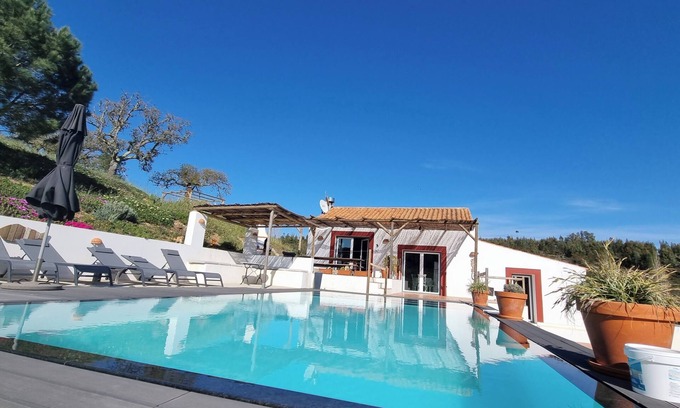 Sao Luis Villa | The Gecko Pego Longo quinta and its swimming pool