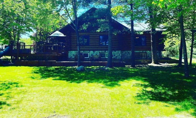 Actinolite Cabin | The Gordon's River Cabin-Luxury Custom Log Home