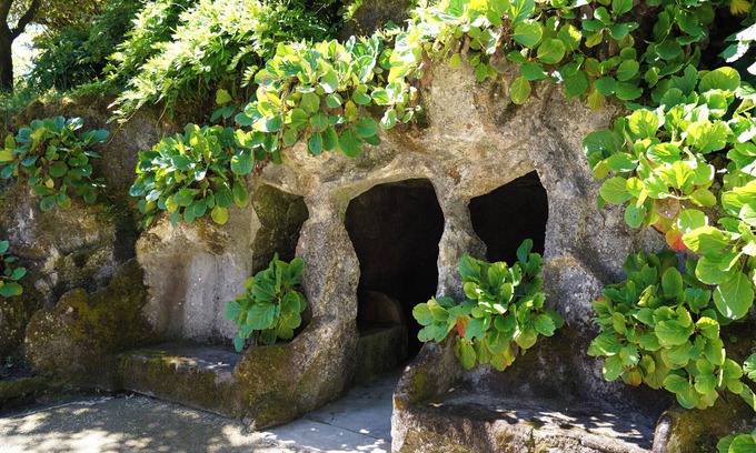 Guimaraes Hotel | The Grove Houses