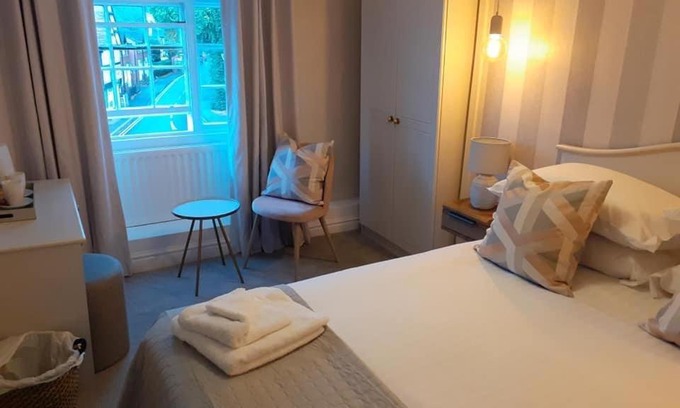 Chirk Hotel | The Hand Hotel