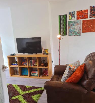 Waltham Cross House | The Happy Place!