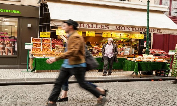 Quartier du Mail Apartment | THE HEART OF PARISIAN SHOPS & CAFES-A FAMILY STAY MINUETS FROM RUE MONTORGUEIL