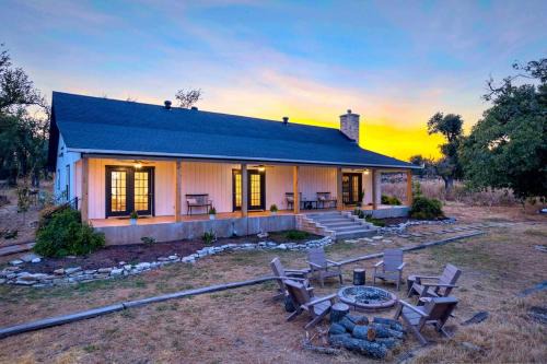 Fredericksburg House | The Hidden Tavern House With Private Hot Tub