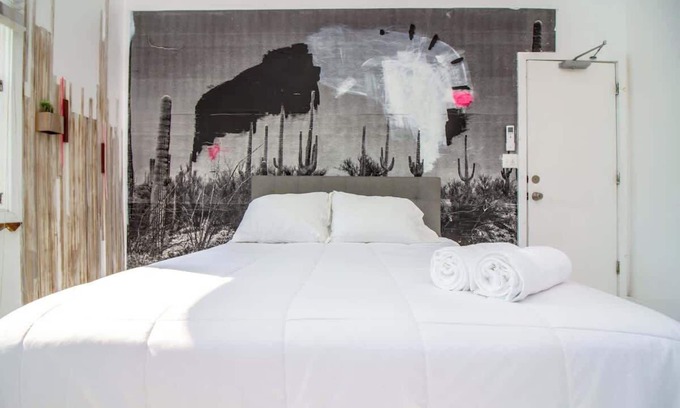 Queens Apartment | The High Tide 2BR with Redecorated Living Room #3