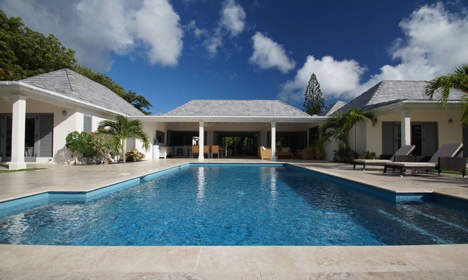 English Harbour House | The Hill Club - 4 bed villa with pool & stunning views over English Harbour.